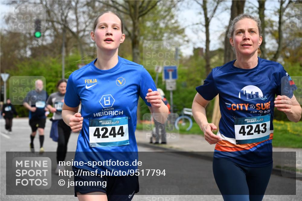 12.04.2026 - 45. Internationalen Wilhelmsburger Insellauf J. Mangold http://msf.ph/oto/9517794 12.04.2026 13:21:35 Ziel 4878, 5484, 2692, 4444, 4800, 4047, 2175, 3402, 5482, 4017, 3676, 2628, 2628, 3251, 5201, 3109, 4404, 4362, 2473, 2552, 2130, 2840, 3998, 2840, 3998, 5462, 5205, 4809, 2002, 2332 meine-sportfotos.de