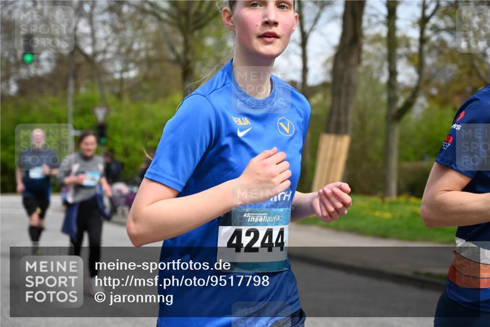 12.04.2026 - 45. Internationalen Wilhelmsburger Insellauf J. Mangold http://msf.ph/oto/9517798 12.04.2026 13:21:35 Ziel 4878, 5484, 2692, 4444, 4800, 4047, 2175, 3402, 5482, 4017, 3676, 2628, 2628, 3251, 5201, 3109, 4404, 4362, 2473, 2552, 2130, 2840, 3998, 2840, 3998, 5462, 5205, 4809, 2002, 2332 meine-sportfotos.de