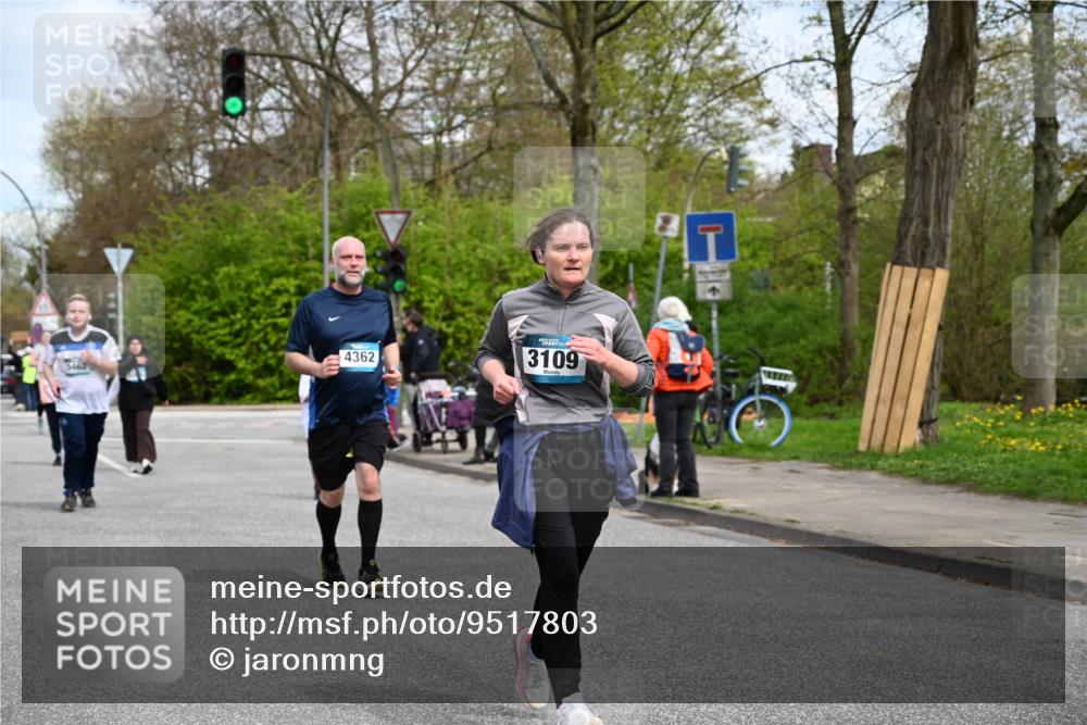 12.04.2026 - 45. Internationalen Wilhelmsburger Insellauf J. Mangold http://msf.ph/oto/9517803 12.04.2026 13:21:36 Ziel 2692, 4444, 4800, 4047, 2175, 3402, 5482, 4017, 3676, 2628, 3251, 3251, 5201, 3109, 4404, 4362, 2473, 2552, 2130, 2840, 3998, 5462, 5462, 5205, 4809, 2002, 2332 meine-sportfotos.de