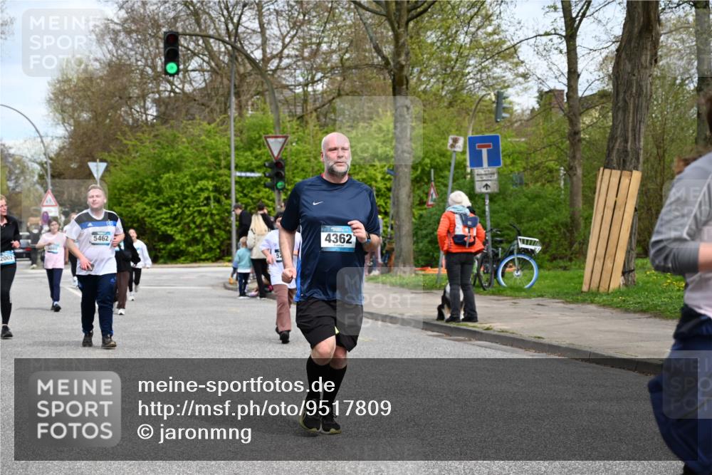 12.04.2026 - 45. Internationalen Wilhelmsburger Insellauf J. Mangold http://msf.ph/oto/9517809 12.04.2026 13:21:37 Ziel 2692, 4444, 4800, 4047, 2175, 3402, 5482, 4017, 3676, 2628, 3251, 5201, 3109, 4404, 4362, 2473, 2552, 2130, 2840, 3998, 5462, 5205, 4809, 2002, 2332, 2116 meine-sportfotos.de