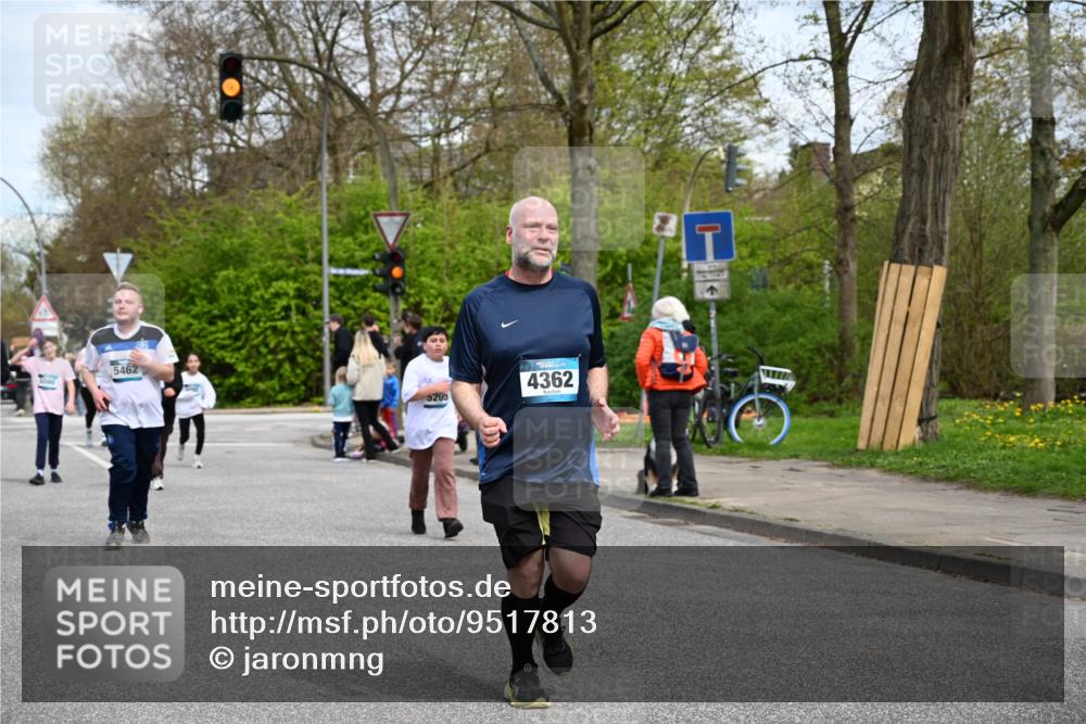 12.04.2026 - 45. Internationalen Wilhelmsburger Insellauf J. Mangold http://msf.ph/oto/9517813 12.04.2026 13:21:37 Ziel 2692, 4444, 4800, 4047, 2175, 3402, 5482, 4017, 3676, 2628, 3251, 5201, 3109, 4404, 4362, 2473, 2552, 2130, 2840, 3998, 5462, 5205, 4809, 2002, 2332, 2116 meine-sportfotos.de
