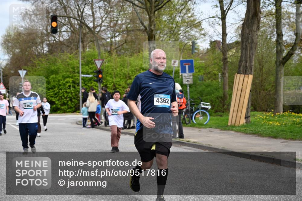 12.04.2026 - 45. Internationalen Wilhelmsburger Insellauf J. Mangold http://msf.ph/oto/9517816 12.04.2026 13:21:38 Ziel 4444, 4800, 4047, 2175, 3402, 5482, 4017, 3676, 2628, 3251, 5201, 5201, 3109, 4404, 4362, 2473, 2552, 2130, 2840, 3998, 5462, 5205, 5205, 4809, 2002, 2332, 2116, 3581 meine-sportfotos.de