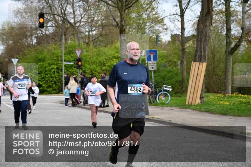 12.04.2026 - 45. Internationalen Wilhelmsburger Insellauf J. Mangold http://msf.ph/oto/9517817 12.04.2026 13:21:38 Ziel 4444, 4800, 4047, 2175, 3402, 5482, 4017, 3676, 2628, 3251, 5201, 5201, 3109, 4404, 4362, 2473, 2552, 2130, 2840, 3998, 5462, 5205, 5205, 4809, 2002, 2332, 2116, 3581 meine-sportfotos.de