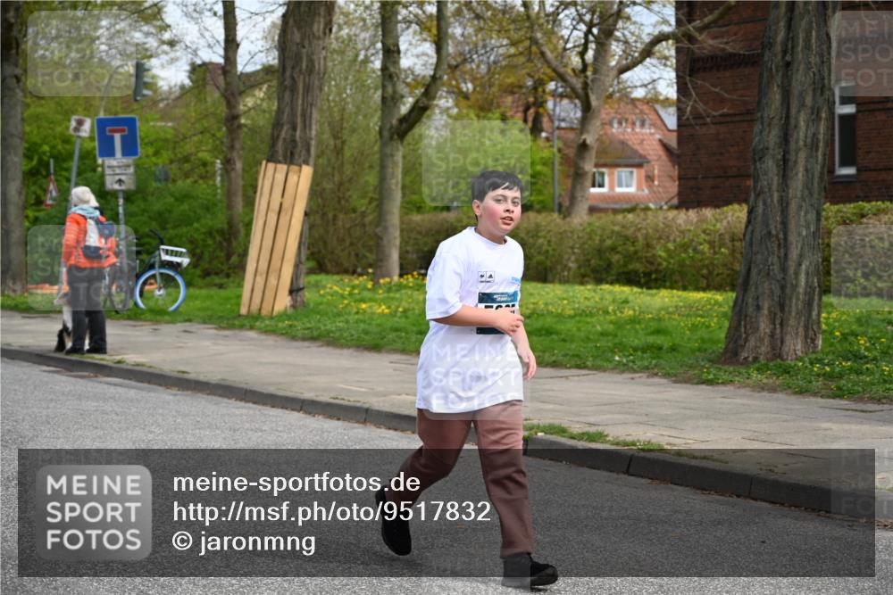 12.04.2026 - 45. Internationalen Wilhelmsburger Insellauf J. Mangold http://msf.ph/oto/9517832 12.04.2026 13:21:41 Ziel 4800, 4047, 2175, 3402, 5482, 4017, 3676, 2628, 3251, 5201, 3109, 4404, 3109, 4404, 4362, 2473, 2552, 2130, 2840, 3998, 5462, 5205, 4809, 2002, 2332, 2116, 3581, 3235, 3915, 5080, 4348, 5085 meine-sportfotos.de