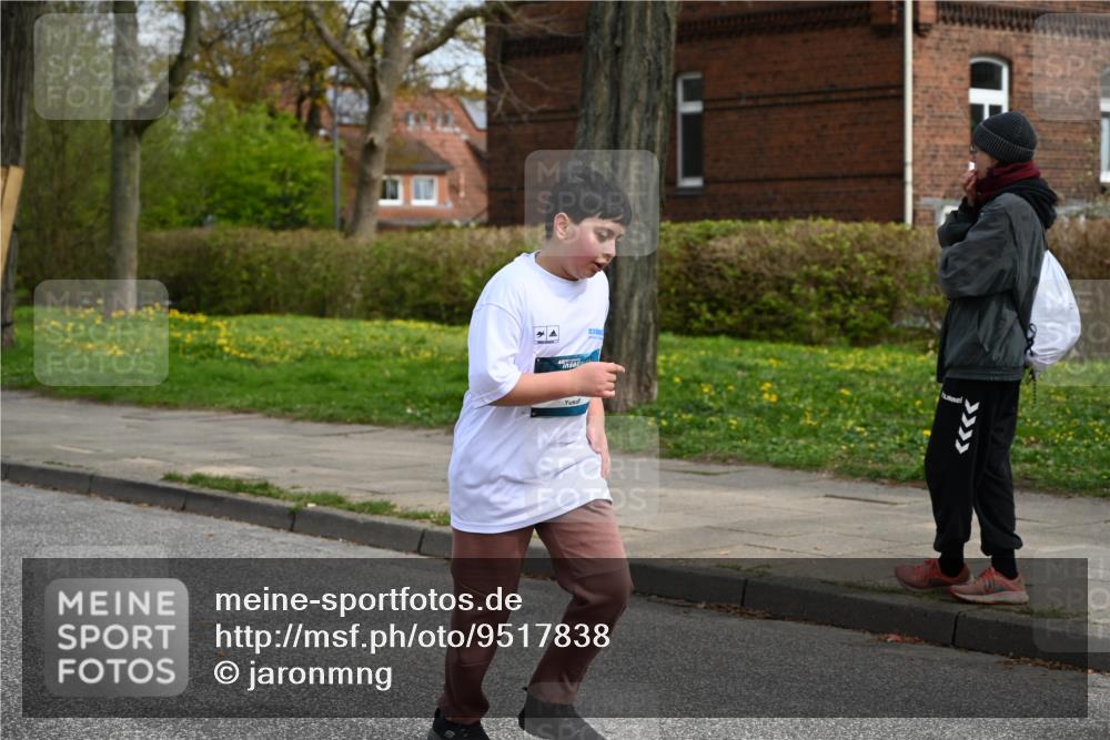 12.04.2026 - 45. Internationalen Wilhelmsburger Insellauf J. Mangold http://msf.ph/oto/9517838 12.04.2026 13:21:41 Ziel 4800, 4047, 2175, 3402, 5482, 4017, 3676, 2628, 3251, 5201, 3109, 4404, 3109, 4404, 4362, 2473, 2552, 2130, 2840, 3998, 5462, 5205, 4809, 2002, 2332, 2116, 3581, 3235, 3915, 5080, 4348, 5085 meine-sportfotos.de
