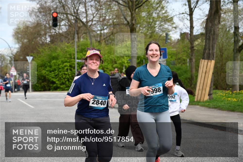 12.04.2026 - 45. Internationalen Wilhelmsburger Insellauf J. Mangold http://msf.ph/oto/9517854 12.04.2026 13:21:47 Ziel 5482, 4017, 3676, 2628, 3251, 5201, 3109, 4404, 4362, 2473, 2552, 2130, 2840, 3998, 2840, 3998, 5462, 5205, 4809, 2002, 2332, 2116, 3581, 3235, 3915, 5080, 4348, 5085, 3603, 3602, 5092, 2246, 5192, 5171 meine-sportfotos.de