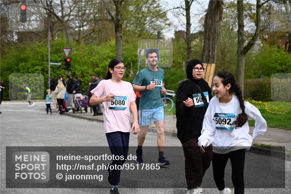 12.04.2026 - 45. Internationalen Wilhelmsburger Insellauf J. Mangold http://msf.ph/oto/9517865 12.04.2026 13:21:48 Ziel 5482, 4017, 3676, 2628, 3251, 5201, 3109, 4404, 4362, 2473, 2552, 2130, 2840, 3998, 5462, 5462, 5205, 4809, 2002, 2332, 2116, 3581, 3235, 3915, 5080, 4348, 5085, 3603, 3602, 5092, 2246, 5192, 5171, 3162, 4443 meine-sportfotos.de