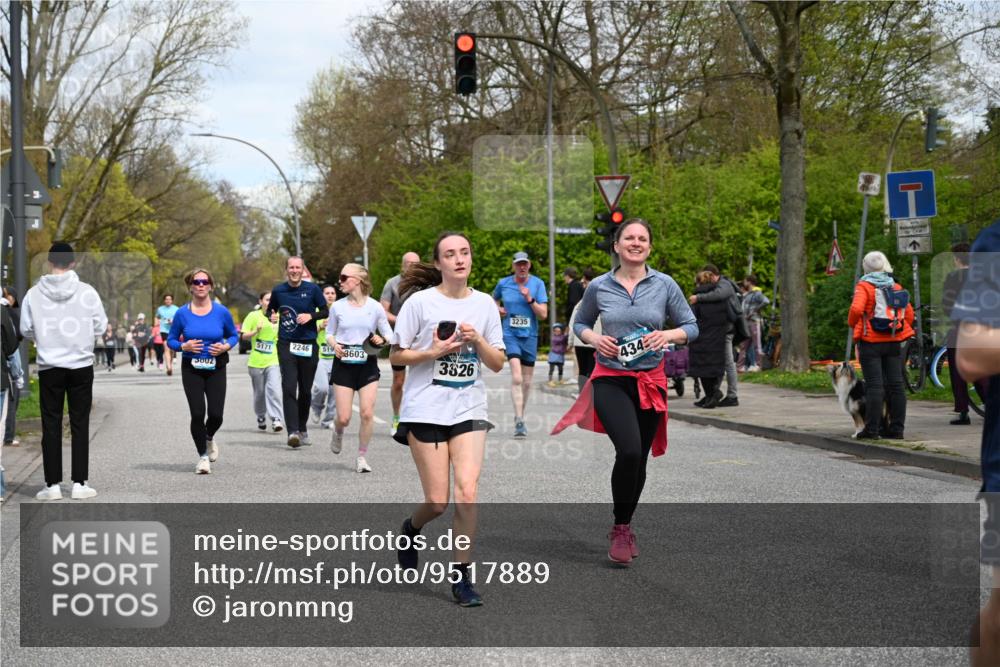 12.04.2026 - 45. Internationalen Wilhelmsburger Insellauf J. Mangold http://msf.ph/oto/9517889 12.04.2026 13:21:56 Ziel 3676, 2628, 3251, 5201, 3109, 4404, 4362, 2473, 2552, 2130, 2840, 3998, 5462, 5205, 4809, 2002, 2332, 2332, 2116, 3581, 3235, 3915, 5080, 4348, 5085, 3603, 3602, 5092, 2246, 5192, 5171, 3162, 4443, 4442, 3746, 5290, 3057, 3667, 5304, 4210 meine-sportfotos.de