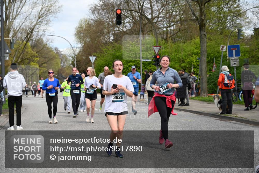 12.04.2026 - 45. Internationalen Wilhelmsburger Insellauf J. Mangold http://msf.ph/oto/9517890 12.04.2026 13:21:56 Ziel 3676, 2628, 3251, 5201, 3109, 4404, 4362, 2473, 2552, 2130, 2840, 3998, 5462, 5205, 4809, 2002, 2332, 2332, 2116, 3581, 3235, 3915, 5080, 4348, 5085, 3603, 3602, 5092, 2246, 5192, 5171, 3162, 4443, 4442, 3746, 5290, 3057, 3667, 5304, 4210 meine-sportfotos.de