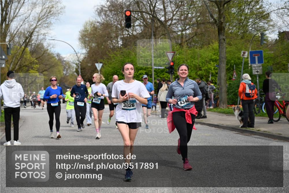 12.04.2026 - 45. Internationalen Wilhelmsburger Insellauf J. Mangold http://msf.ph/oto/9517891 12.04.2026 13:21:56 Ziel 3676, 2628, 3251, 5201, 3109, 4404, 4362, 2473, 2552, 2130, 2840, 3998, 5462, 5205, 4809, 2002, 2332, 2332, 2116, 3581, 3235, 3915, 5080, 4348, 5085, 3603, 3602, 5092, 2246, 5192, 5171, 3162, 4443, 4442, 3746, 5290, 3057, 3667, 5304, 4210 meine-sportfotos.de