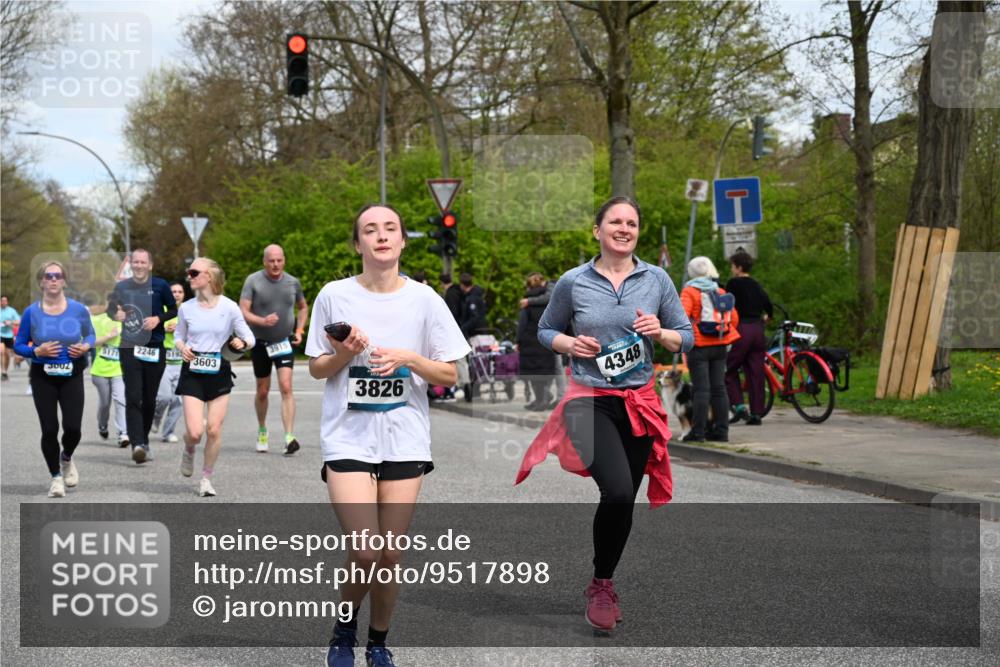 12.04.2026 - 45. Internationalen Wilhelmsburger Insellauf J. Mangold http://msf.ph/oto/9517898 12.04.2026 13:21:56 Ziel 3676, 2628, 3251, 5201, 3109, 4404, 4362, 2473, 2552, 2130, 2840, 3998, 5462, 5205, 4809, 2002, 2332, 2332, 2116, 3581, 3235, 3915, 5080, 4348, 5085, 3603, 3602, 5092, 2246, 5192, 5171, 3162, 4443, 4442, 3746, 5290, 3057, 3667, 5304, 4210 meine-sportfotos.de