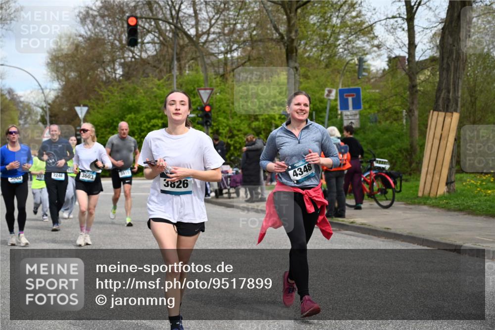 12.04.2026 - 45. Internationalen Wilhelmsburger Insellauf J. Mangold http://msf.ph/oto/9517899 12.04.2026 13:21:56 Ziel 3676, 2628, 3251, 5201, 3109, 4404, 4362, 2473, 2552, 2130, 2840, 3998, 5462, 5205, 4809, 2002, 2332, 2332, 2116, 3581, 3235, 3915, 5080, 4348, 5085, 3603, 3602, 5092, 2246, 5192, 5171, 3162, 4443, 4442, 3746, 5290, 3057, 3667, 5304, 4210 meine-sportfotos.de