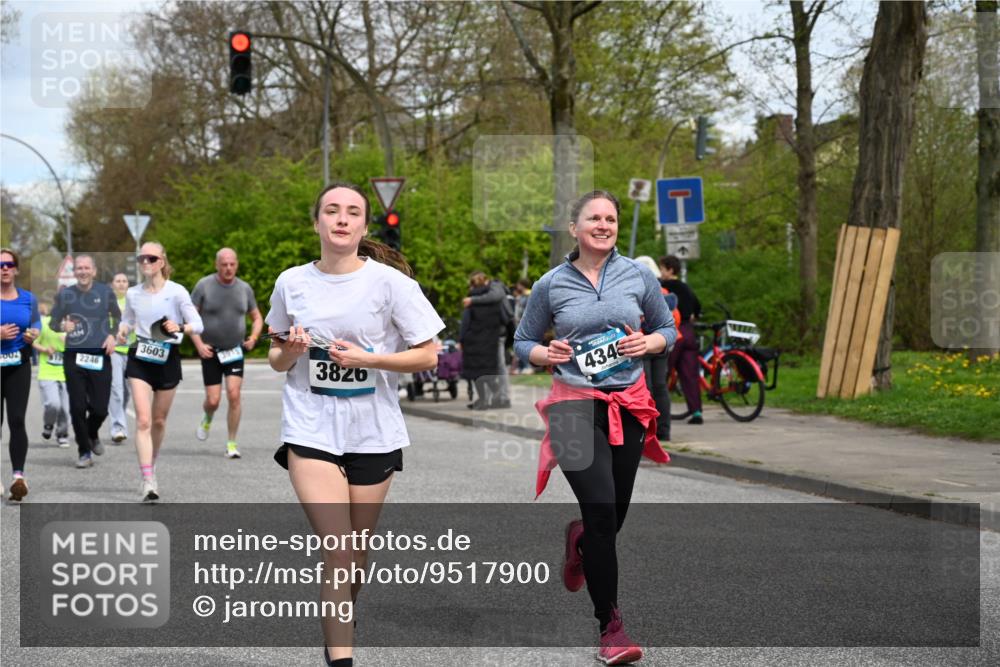 12.04.2026 - 45. Internationalen Wilhelmsburger Insellauf J. Mangold http://msf.ph/oto/9517900 12.04.2026 13:21:56 Ziel 3676, 2628, 3251, 5201, 3109, 4404, 4362, 2473, 2552, 2130, 2840, 3998, 5462, 5205, 4809, 2002, 2332, 2332, 2116, 3581, 3235, 3915, 5080, 4348, 5085, 3603, 3602, 5092, 2246, 5192, 5171, 3162, 4443, 4442, 3746, 5290, 3057, 3667, 5304, 4210 meine-sportfotos.de