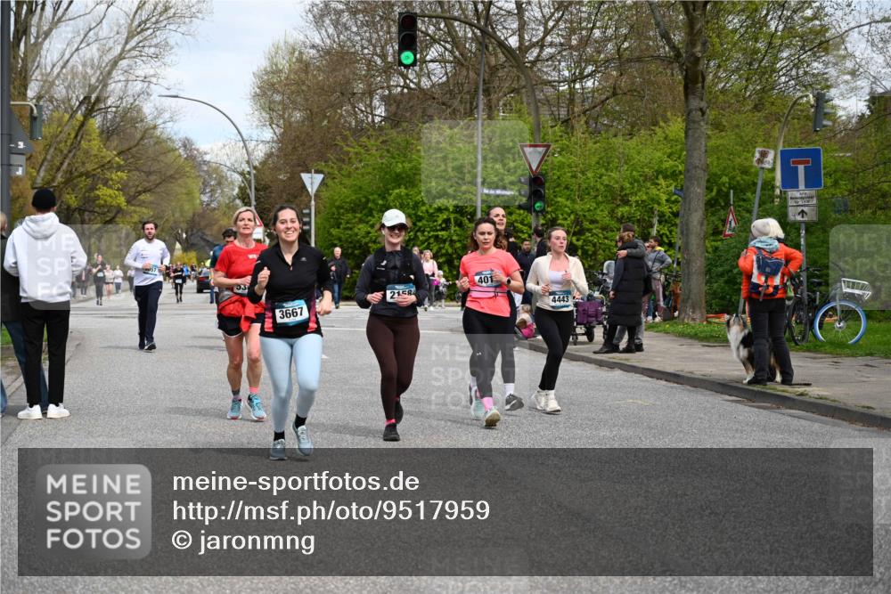 12.04.2026 - 45. Internationalen Wilhelmsburger Insellauf J. Mangold http://msf.ph/oto/9517959 12.04.2026 13:22:13 Ziel 5462, 5205, 4809, 2002, 2332, 2116, 3581, 3235, 3915, 5080, 4348, 5085, 3603, 3602, 5092, 2246, 5192, 5171, 3162, 4443, 4442, 3746, 4442, 3746, 5290, 3057, 3667, 5304, 4210, 4014, 2158 meine-sportfotos.de