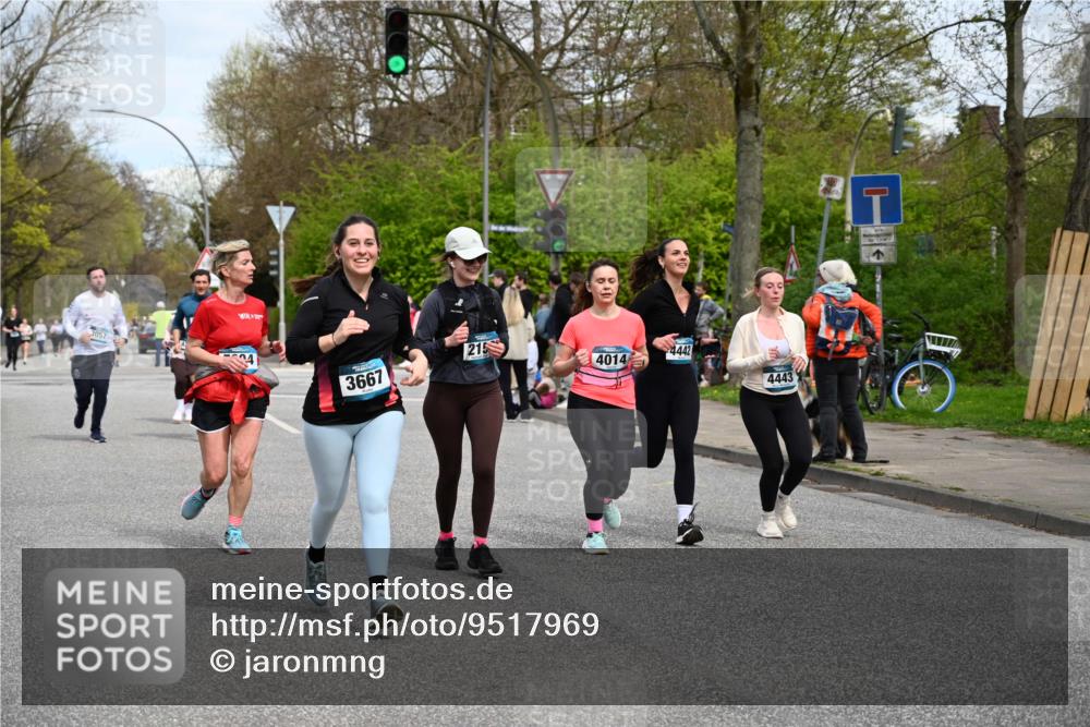 12.04.2026 - 45. Internationalen Wilhelmsburger Insellauf J. Mangold http://msf.ph/oto/9517969 12.04.2026 13:22:14 Ziel 5205, 4809, 2002, 2332, 2116, 3581, 3235, 3915, 5080, 4348, 5085, 3603, 3602, 5092, 2246, 5192, 5171, 3162, 4443, 4442, 3746, 5290, 5290, 3057, 3667, 5304, 4210, 4014, 2158, 2158, 5314 meine-sportfotos.de