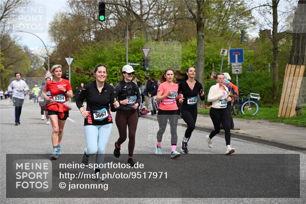 12.04.2026 - 45. Internationalen Wilhelmsburger Insellauf J. Mangold http://msf.ph/oto/9517971 12.04.2026 13:22:14 Ziel 5205, 4809, 2002, 2332, 2116, 3581, 3235, 3915, 5080, 4348, 5085, 3603, 3602, 5092, 2246, 5192, 5171, 3162, 4443, 4442, 3746, 5290, 5290, 3057, 3667, 5304, 4210, 4014, 2158, 2158, 5314 meine-sportfotos.de