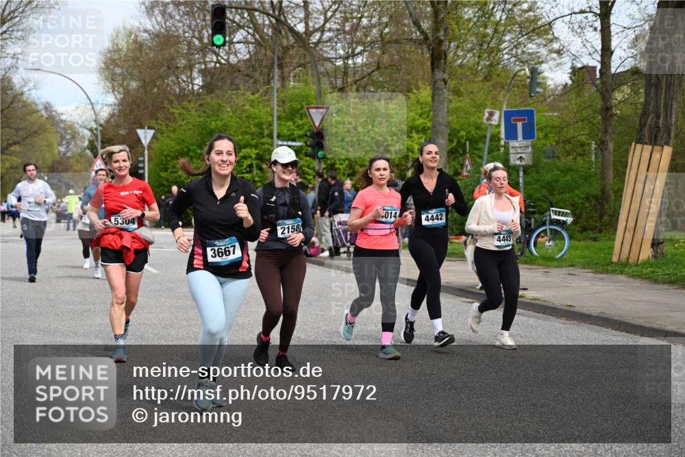 12.04.2026 - 45. Internationalen Wilhelmsburger Insellauf J. Mangold http://msf.ph/oto/9517972 12.04.2026 13:22:15 Ziel 5205, 4809, 2002, 2332, 2116, 3581, 3235, 3915, 5080, 4348, 5085, 3603, 3602, 5092, 2246, 5192, 5171, 3162, 4443, 4442, 3746, 5290, 3057, 3057, 3667, 5304, 4210, 4014, 2158, 5314 meine-sportfotos.de