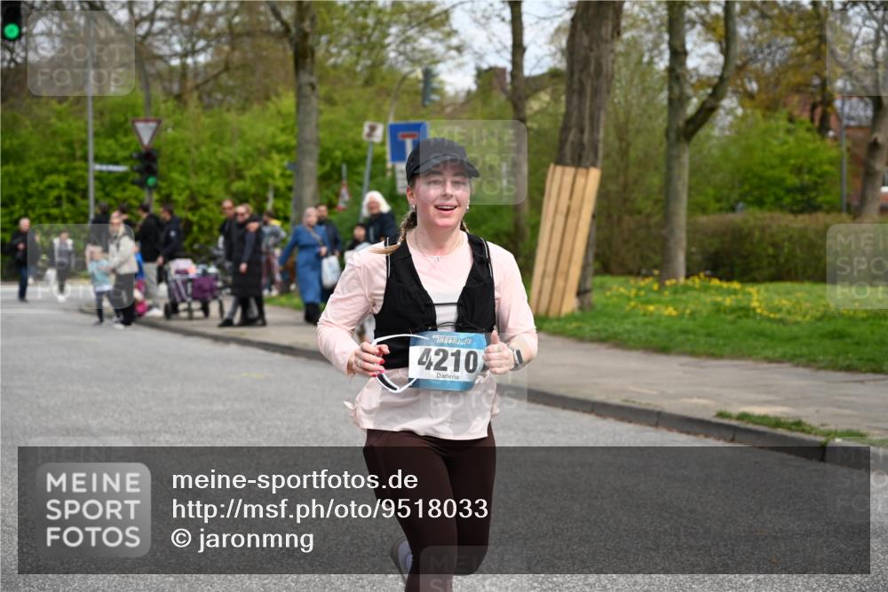 12.04.2026 - 45. Internationalen Wilhelmsburger Insellauf J. Mangold http://msf.ph/oto/9518033 12.04.2026 13:22:21 Ziel 2332, 2116, 3581, 3235, 3915, 5080, 4348, 5085, 3603, 3602, 5092, 2246, 5192, 5171, 3162, 4443, 4442, 3746, 5290, 3057, 3667, 5304, 4210, 4014, 2158, 5314, 4557, 2153, 5262 meine-sportfotos.de