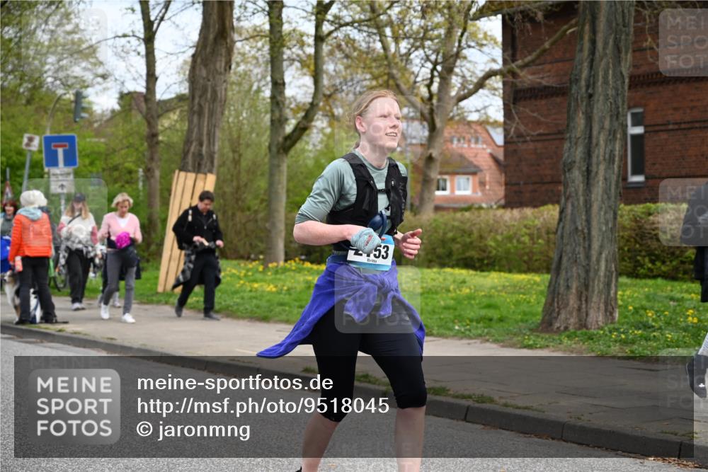 12.04.2026 - 45. Internationalen Wilhelmsburger Insellauf J. Mangold http://msf.ph/oto/9518045 12.04.2026 13:22:42 Ziel 4210, 4014, 2158, 5314, 4557, 2153, 5262, 4593, 4708, 3774, 4358, 5223, 3336, 3783 meine-sportfotos.de
