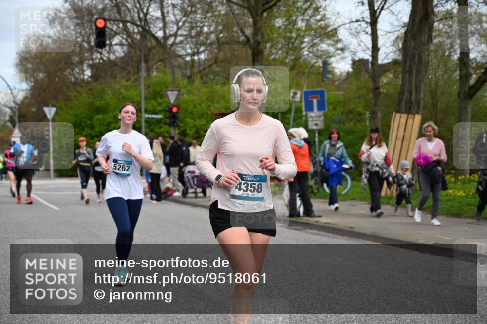 12.04.2026 - 45. Internationalen Wilhelmsburger Insellauf J. Mangold http://msf.ph/oto/9518061 12.04.2026 13:22:45 Ziel 4014, 2158, 5314, 4557, 2153, 5262, 4593, 4708, 3774, 4358, 5223, 3336, 3783, 3498, 3478 meine-sportfotos.de