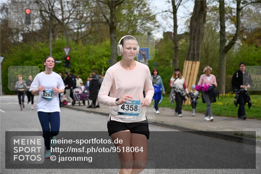 12.04.2026 - 45. Internationalen Wilhelmsburger Insellauf J. Mangold http://msf.ph/oto/9518064 12.04.2026 13:22:45 Ziel 4014, 2158, 5314, 4557, 2153, 5262, 4593, 4708, 3774, 4358, 5223, 3336, 3783, 3498, 3478 meine-sportfotos.de