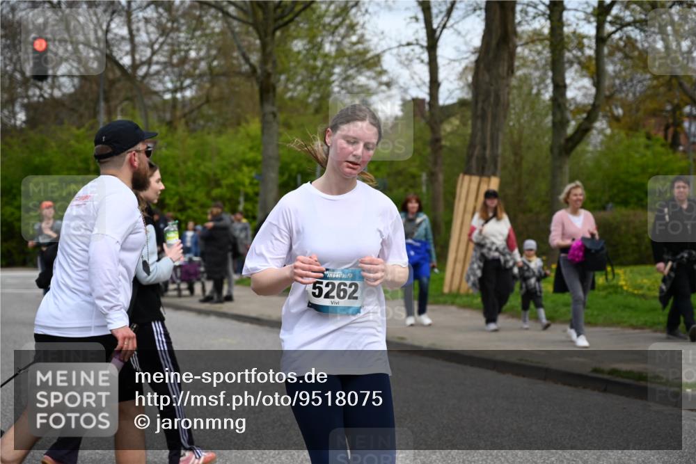12.04.2026 - 45. Internationalen Wilhelmsburger Insellauf J. Mangold http://msf.ph/oto/9518075 12.04.2026 13:22:46 Ziel 4014, 2158, 5314, 4557, 2153, 5262, 4593, 4593, 4708, 3774, 4358, 5223, 3336, 3783, 3498, 3478 meine-sportfotos.de