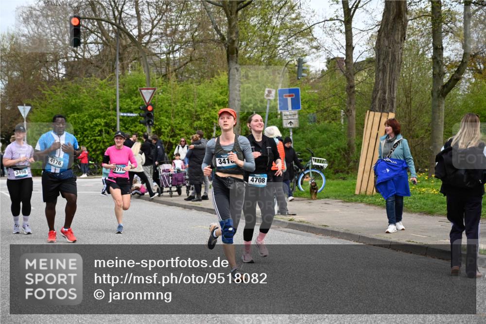 12.04.2026 - 45. Internationalen Wilhelmsburger Insellauf J. Mangold http://msf.ph/oto/9518082 12.04.2026 13:22:50 Ziel 2158, 5314, 4557, 2153, 5262, 4593, 4708, 4708, 3774, 4358, 5223, 3336, 3783, 3498, 3478, 4176, 5505, 3471 meine-sportfotos.de