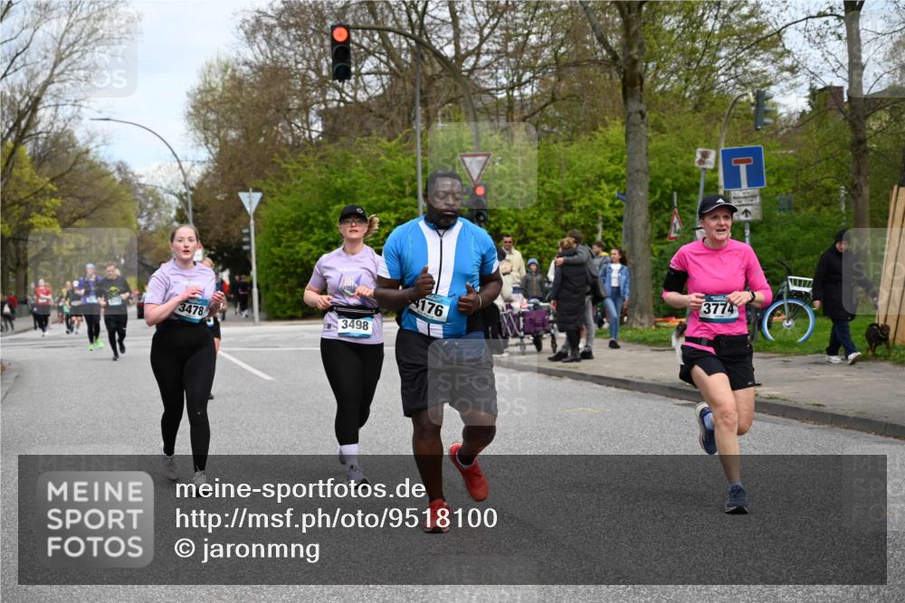 12.04.2026 - 45. Internationalen Wilhelmsburger Insellauf J. Mangold http://msf.ph/oto/9518100 12.04.2026 13:22:52 Ziel 5314, 4557, 2153, 5262, 4593, 4708, 3774, 4358, 5223, 3336, 3336, 3783, 3498, 3478, 4176, 5505, 3471 meine-sportfotos.de