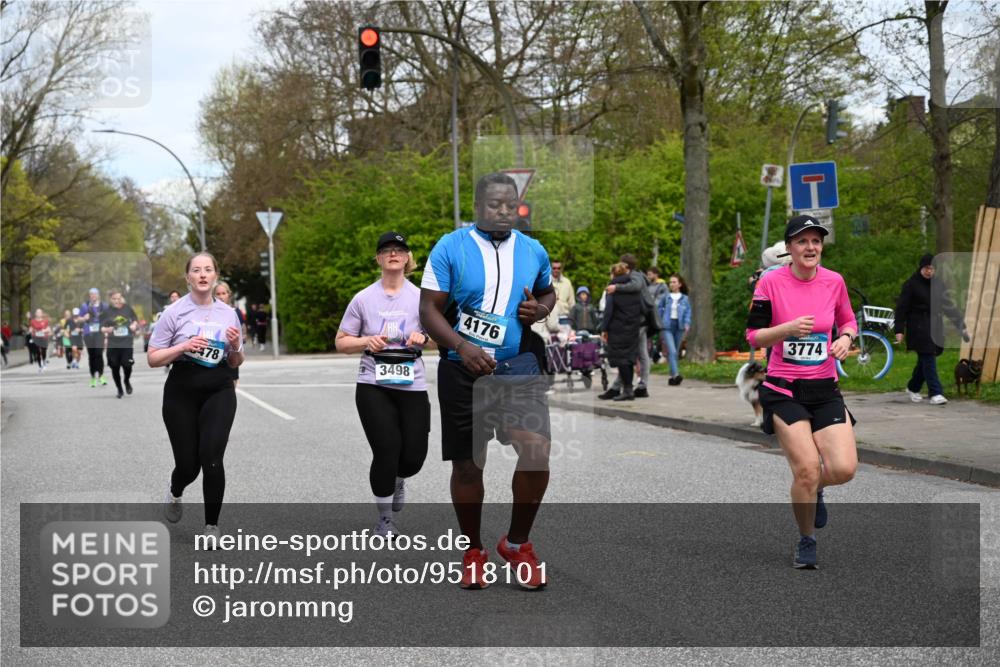 12.04.2026 - 45. Internationalen Wilhelmsburger Insellauf J. Mangold http://msf.ph/oto/9518101 12.04.2026 13:22:52 Ziel 5314, 4557, 2153, 5262, 4593, 4708, 3774, 4358, 5223, 3336, 3336, 3783, 3498, 3478, 4176, 5505, 3471 meine-sportfotos.de