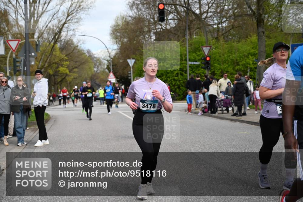 12.04.2026 - 45. Internationalen Wilhelmsburger Insellauf J. Mangold http://msf.ph/oto/9518116 12.04.2026 13:22:53 Ziel 5314, 4557, 2153, 5262, 4593, 4708, 3774, 3774, 4358, 5223, 3336, 3783, 3783, 3498, 3478, 4176, 5505, 3471, 3814 meine-sportfotos.de
