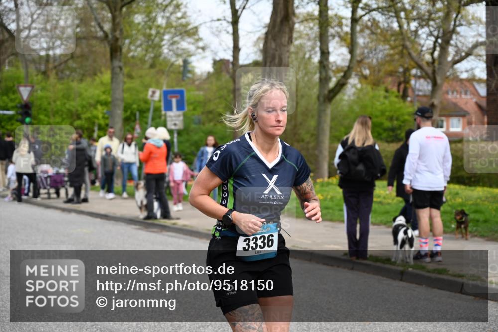 12.04.2026 - 45. Internationalen Wilhelmsburger Insellauf J. Mangold http://msf.ph/oto/9518150 12.04.2026 13:22:57 Ziel 5314, 4557, 2153, 5262, 4593, 4708, 3774, 4358, 5223, 3336, 3783, 3498, 3478, 4176, 5505, 3471, 3814, 2716, 3730, 3353 meine-sportfotos.de