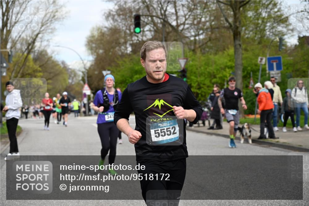 12.04.2026 - 45. Internationalen Wilhelmsburger Insellauf J. Mangold http://msf.ph/oto/9518172 12.04.2026 13:23:02 Ziel 5314, 4557, 2153, 5262, 4593, 4708, 3774, 4358, 5223, 3336, 3783, 3498, 3478, 4176, 5505, 3471, 3814, 2716, 3730, 3353 meine-sportfotos.de