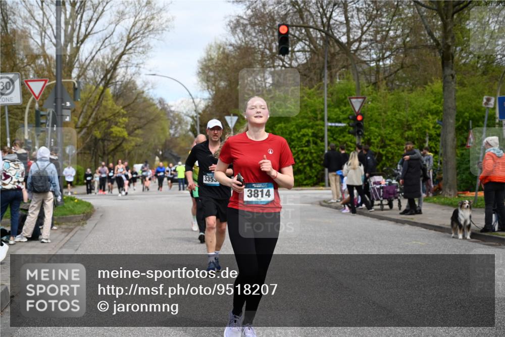 12.04.2026 - 45. Internationalen Wilhelmsburger Insellauf J. Mangold http://msf.ph/oto/9518207 12.04.2026 13:23:10 Ziel 4593, 4708, 3774, 4358, 5223, 3336, 3783, 3498, 3478, 4176, 5505, 3471, 3814, 2716, 3730, 3353, 2766, 5622 meine-sportfotos.de