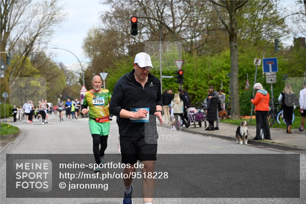 12.04.2026 - 45. Internationalen Wilhelmsburger Insellauf J. Mangold http://msf.ph/oto/9518228 12.04.2026 13:23:12 Ziel 4708, 3774, 4358, 5223, 3336, 3783, 3498, 3478, 4176, 5505, 5505, 3471, 3814, 2716, 3730, 3353, 2766, 5622, 3739, 5209, 5212 meine-sportfotos.de