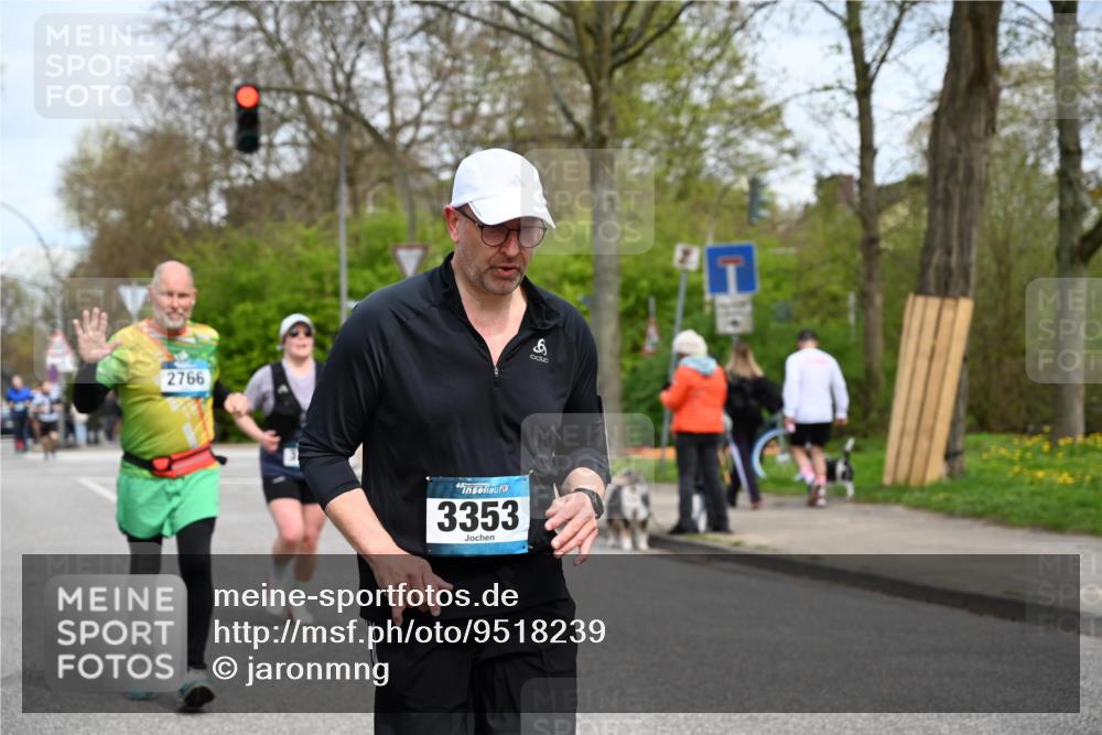 12.04.2026 - 45. Internationalen Wilhelmsburger Insellauf J. Mangold http://msf.ph/oto/9518239 12.04.2026 13:23:13 Ziel 4708, 3774, 4358, 5223, 3336, 3783, 3498, 3478, 4176, 5505, 3471, 3471, 3814, 2716, 3730, 3353, 2766, 5622, 3739, 5209, 5212 meine-sportfotos.de