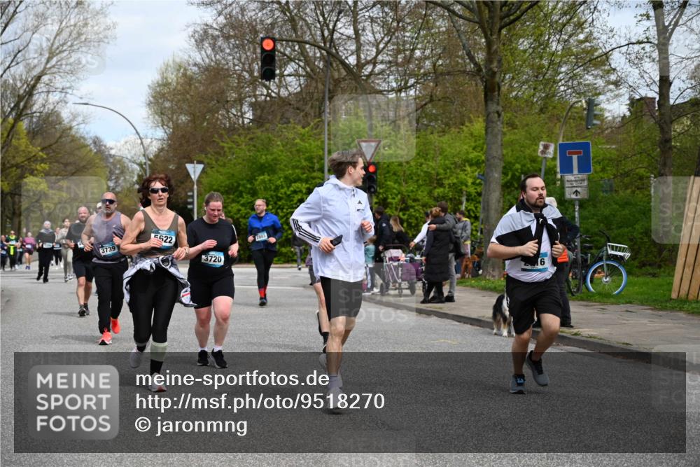 12.04.2026 - 45. Internationalen Wilhelmsburger Insellauf J. Mangold http://msf.ph/oto/9518270 12.04.2026 13:23:24 Ziel 5223, 3336, 3783, 3498, 3478, 4176, 5505, 3471, 3814, 2716, 3730, 3353, 2766, 5622, 3739, 5209, 5212, 5209, 5212, 2802, 2803, 3258, 3259, 4073, 4292, 4517, 3872 meine-sportfotos.de