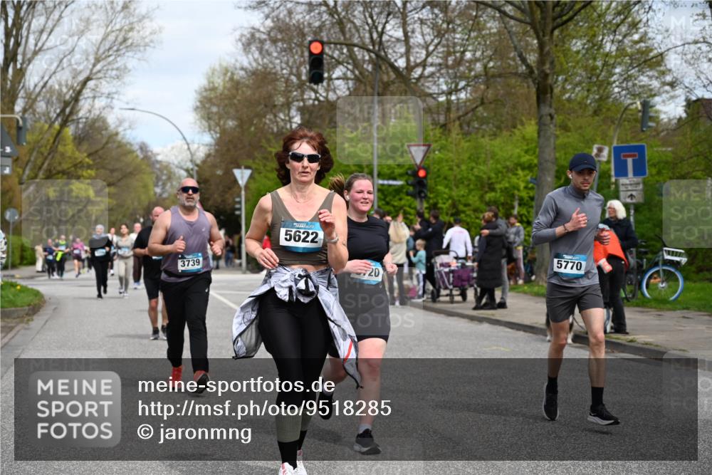 12.04.2026 - 45. Internationalen Wilhelmsburger Insellauf J. Mangold http://msf.ph/oto/9518285 12.04.2026 13:23:25 Ziel 5223, 3336, 3783, 3498, 3478, 4176, 5505, 3471, 3814, 2716, 3730, 3353, 2766, 5622, 3739, 5209, 5212, 2802, 2803, 3258, 3259, 4073, 4292, 4517, 3872 meine-sportfotos.de