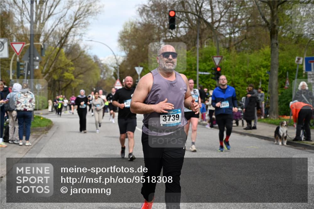 12.04.2026 - 45. Internationalen Wilhelmsburger Insellauf J. Mangold http://msf.ph/oto/9518308 12.04.2026 13:23:28 Ziel 3336, 3783, 3498, 3478, 4176, 5505, 3471, 3814, 2716, 3730, 3353, 2766, 2766, 5622, 3739, 5209, 5212, 2802, 2803, 3258, 3259, 4073, 4292, 4517, 3872, 5017 meine-sportfotos.de