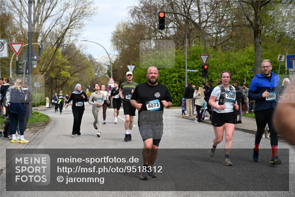 12.04.2026 - 45. Internationalen Wilhelmsburger Insellauf J. Mangold http://msf.ph/oto/9518312 12.04.2026 13:23:29 Ziel 3336, 3783, 3498, 3478, 4176, 5505, 3471, 3814, 2716, 3730, 3353, 2766, 5622, 3739, 5209, 5212, 2802, 2803, 3258, 3259, 4073, 4292, 4517, 3872, 5017, 3871 meine-sportfotos.de