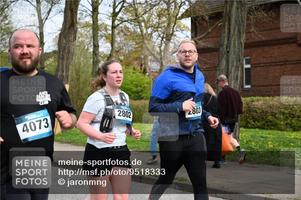 12.04.2026 - 45. Internationalen Wilhelmsburger Insellauf J. Mangold http://msf.ph/oto/9518333 12.04.2026 13:23:32 Ziel 3498, 3478, 4176, 5505, 3471, 3814, 2716, 3730, 3353, 2766, 5622, 3739, 5209, 5212, 2802, 2803, 3258, 3259, 4073, 4292, 4292, 4517, 3872, 5017, 3871, 5632, 4365, 3267, 2562 meine-sportfotos.de