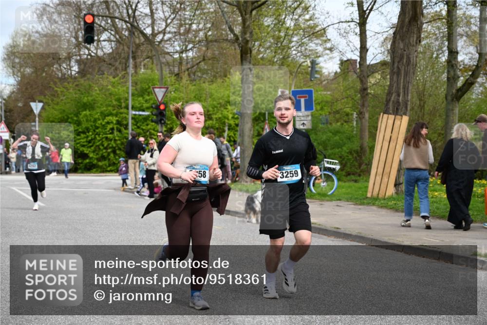 12.04.2026 - 45. Internationalen Wilhelmsburger Insellauf J. Mangold http://msf.ph/oto/9518361 12.04.2026 13:23:36 Ziel 4176, 5505, 3471, 3814, 2716, 3730, 3353, 2766, 5622, 3739, 5209, 5212, 5209, 5212, 2802, 2803, 3258, 3259, 4073, 4292, 4517, 3872, 5017, 3871, 5632, 4365, 3267, 2562, 5356, 5355 meine-sportfotos.de
