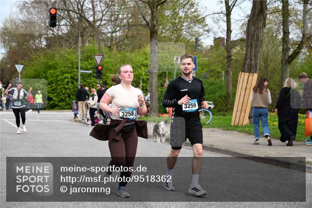 12.04.2026 - 45. Internationalen Wilhelmsburger Insellauf J. Mangold http://msf.ph/oto/9518362 12.04.2026 13:23:36 Ziel 4176, 5505, 3471, 3814, 2716, 3730, 3353, 2766, 5622, 3739, 5209, 5212, 5209, 5212, 2802, 2803, 3258, 3259, 4073, 4292, 4517, 3872, 5017, 3871, 5632, 4365, 3267, 2562, 5356, 5355 meine-sportfotos.de