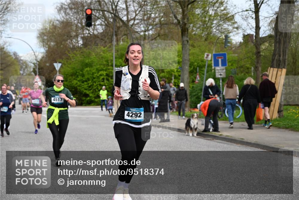 12.04.2026 - 45. Internationalen Wilhelmsburger Insellauf J. Mangold http://msf.ph/oto/9518374 12.04.2026 13:23:40 Ziel 3814, 2716, 3730, 3353, 2766, 5622, 3739, 5209, 5212, 2802, 2803, 3258, 3259, 4073, 4292, 4517, 3872, 5017, 3871, 5632, 4365, 3267, 2562, 5356, 5355 meine-sportfotos.de