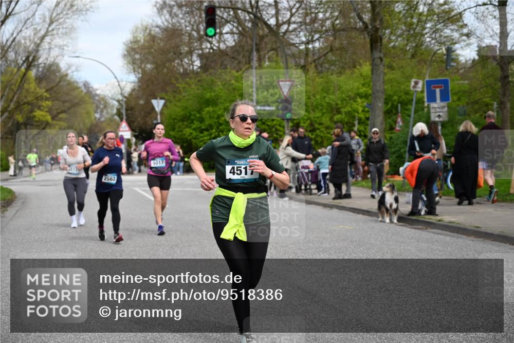 12.04.2026 - 45. Internationalen Wilhelmsburger Insellauf J. Mangold http://msf.ph/oto/9518386 12.04.2026 13:23:41 Ziel 3814, 2716, 3730, 3353, 2766, 5622, 3739, 5209, 5212, 2802, 2803, 3258, 3259, 4073, 4292, 4517, 3872, 5017, 3871, 3871, 5632, 4365, 3267, 2562, 5356, 5355 meine-sportfotos.de