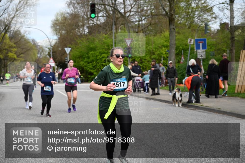12.04.2026 - 45. Internationalen Wilhelmsburger Insellauf J. Mangold http://msf.ph/oto/9518388 12.04.2026 13:23:41 Ziel 3814, 2716, 3730, 3353, 2766, 5622, 3739, 5209, 5212, 2802, 2803, 3258, 3259, 4073, 4292, 4517, 3872, 5017, 3871, 3871, 5632, 4365, 3267, 2562, 5356, 5355 meine-sportfotos.de