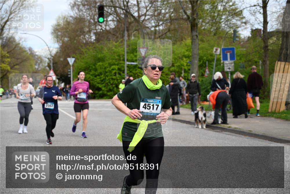 12.04.2026 - 45. Internationalen Wilhelmsburger Insellauf J. Mangold http://msf.ph/oto/9518391 12.04.2026 13:23:42 Ziel 3814, 2716, 3730, 3353, 2766, 5622, 3739, 5209, 5212, 2802, 2803, 3258, 3259, 4073, 3258, 3259, 4073, 4292, 4517, 3872, 5017, 3871, 5632, 5632, 4365, 3267, 2562, 5356, 5355 meine-sportfotos.de