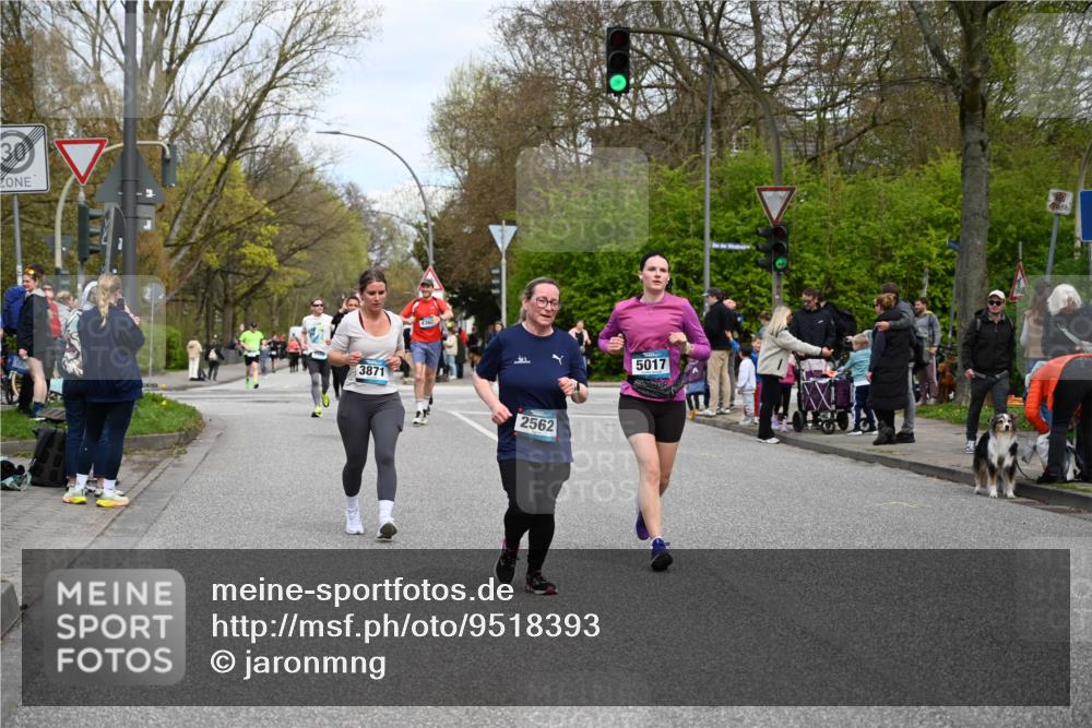12.04.2026 - 45. Internationalen Wilhelmsburger Insellauf J. Mangold http://msf.ph/oto/9518393 12.04.2026 13:23:43 Ziel 2716, 3730, 3353, 2766, 5622, 3739, 5209, 5212, 2802, 2803, 3258, 3259, 4073, 4292, 4517, 3872, 5017, 3871, 5632, 4365, 3267, 2562, 4365, 3267, 2562, 5356, 5355, 4567 meine-sportfotos.de