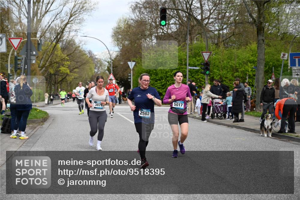 12.04.2026 - 45. Internationalen Wilhelmsburger Insellauf J. Mangold http://msf.ph/oto/9518395 12.04.2026 13:23:43 Ziel 2716, 3730, 3353, 2766, 5622, 3739, 5209, 5212, 2802, 2803, 3258, 3259, 4073, 4292, 4517, 3872, 5017, 3871, 5632, 4365, 3267, 2562, 4365, 3267, 2562, 5356, 5355, 4567 meine-sportfotos.de