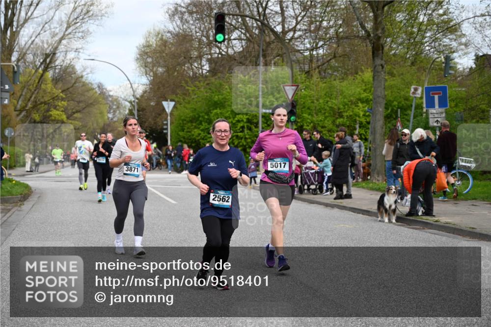 12.04.2026 - 45. Internationalen Wilhelmsburger Insellauf J. Mangold http://msf.ph/oto/9518401 12.04.2026 13:23:43 Ziel 2716, 3730, 3353, 2766, 5622, 3739, 5209, 5212, 2802, 2803, 3258, 3259, 4073, 4292, 4517, 3872, 5017, 3871, 5632, 4365, 3267, 2562, 4365, 3267, 2562, 5356, 5355, 4567 meine-sportfotos.de