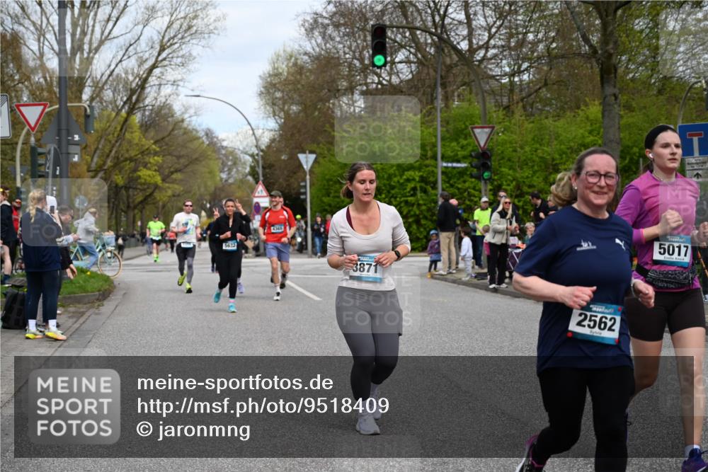12.04.2026 - 45. Internationalen Wilhelmsburger Insellauf J. Mangold http://msf.ph/oto/9518409 12.04.2026 13:23:45 Ziel 3730, 3353, 2766, 5622, 3739, 5209, 5212, 2802, 2803, 3258, 3259, 4073, 4292, 4517, 4517, 3872, 5017, 3871, 5632, 4365, 3267, 2562, 5356, 5355, 5356, 5355, 4567 meine-sportfotos.de